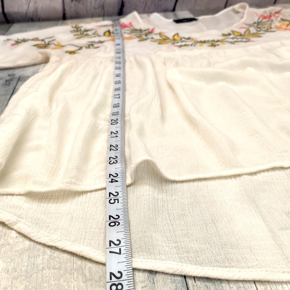 Vici Embroidered Floral Bohemian Top Size M - Picture 6 of 8